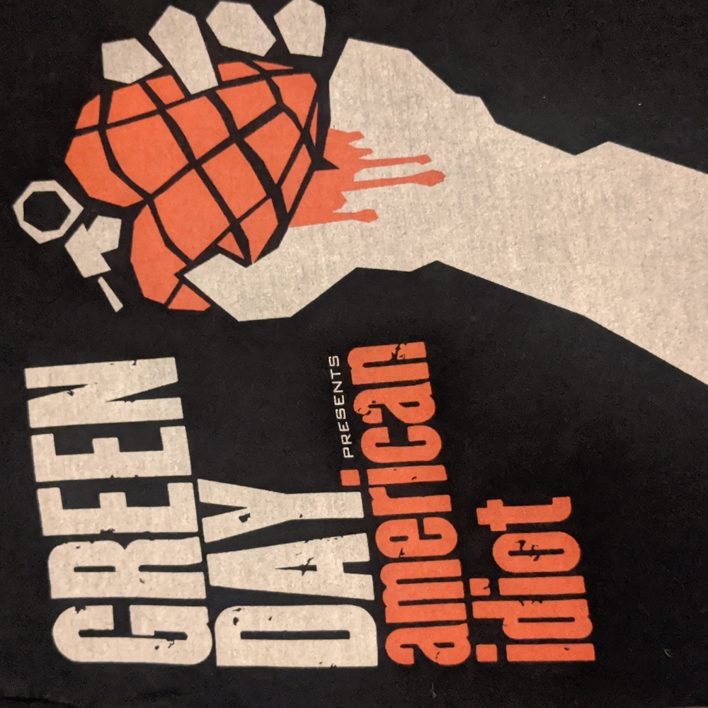Green Day-American Idiot shirt